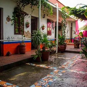 La Hacienda Inn